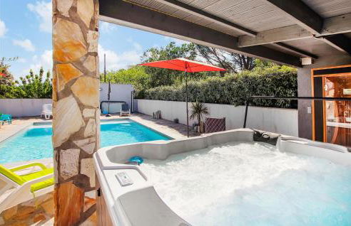 Awesome Home In Grospierres With Sauna - Foto 12