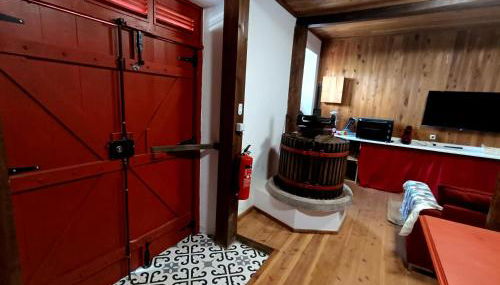 Um quarto da Casa do Monte Adega - Photo 4, wardrobe