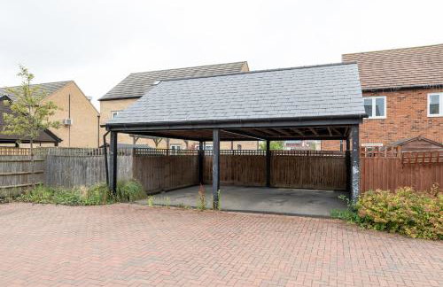 4 Bedroom House By Humming Nest Short Lets & Serviced Accommodation Milton Keynes With Free WiFi & Parking - Foto 25