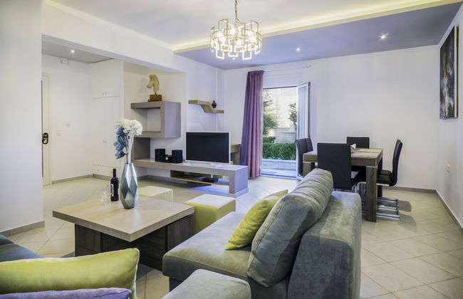 Talos Luxury Suites - Photo 34