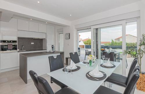 VILA VASILJ dein eigener Pool oder dein eigener Whirlpool mit Aussicht, dein Urlaub, deine Privatsphäre, deine Wahl - Photo 43