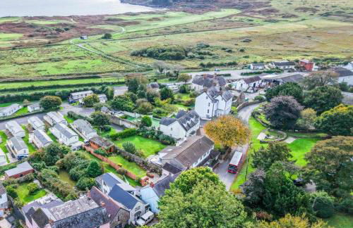 Tide & Tee - 2 Bedroom Apartment - Penally - Tenby - Photo 13