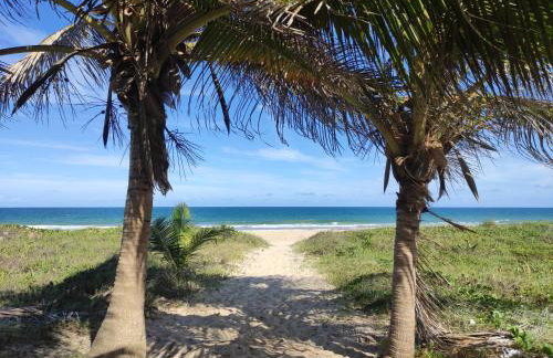 Chalé Beira-Mar com Piscina Privativa e Varanda em Barra do Jacuípe - Foto 3