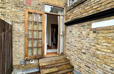 Lovely 1 Bed Apartment a step to Zone 2 Station - London - Foto 9