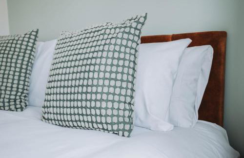 Modern & comfortable 4 bed house - Photo 27