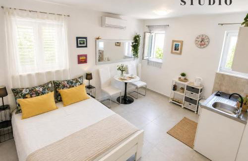 Sunshower apartment and studio - Photo 11