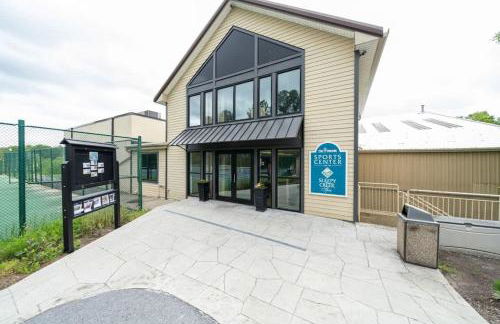 King Beds with Hot Tub Arcade & Golf Course View - Foto 51