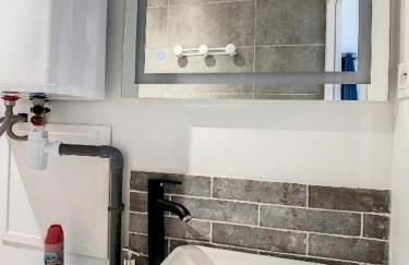 STUDIO COSY HYPER CENTRE GARE AMIENS WIFI NETFLIX 2 PERS - Foto 9