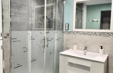 Espectacular apartamento junto al mar, con piscina en Málaga - Photo 8