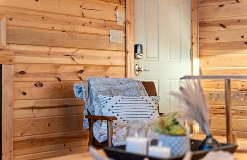 Cabin 2 Peaceful Cabin Near River with Fire Pit and Hot Tub - Foto 12