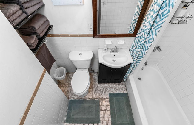 Perfectly Located near Restaurants, Shops, & Sites - Foto 11