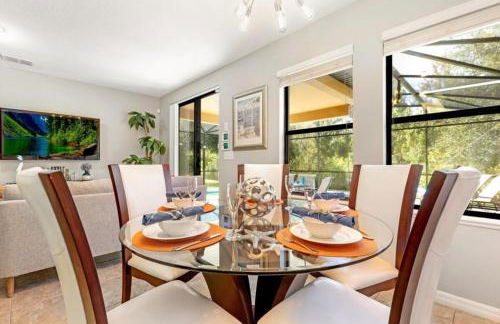 Lux Escape: Private Pool, Game Room & Near Disney - Foto 21