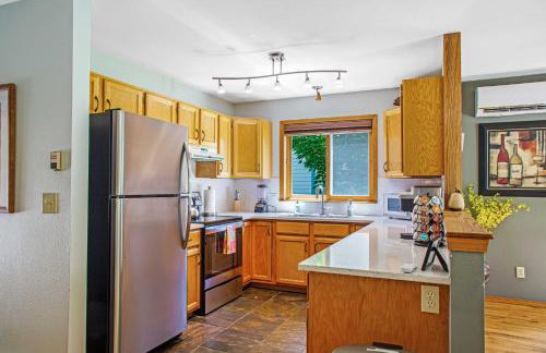 Happy Home - Cozy Retreat With Deck Near Downtown Carbondale - Foto 9