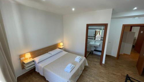 REGAL HOME Apartment - Photo 3, towels