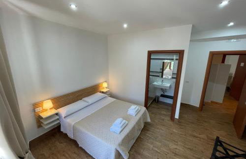 REGAL HOME Apartment - Photo 3