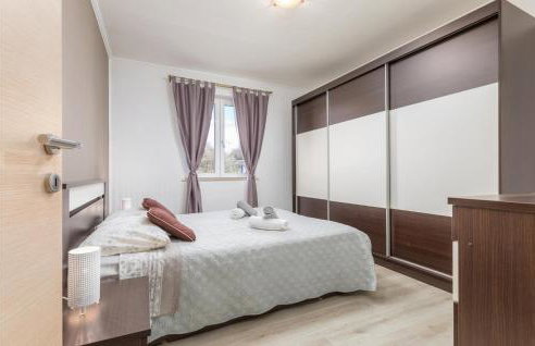 Cozy Apartment In Pilkovici With Wifi - Photo 40