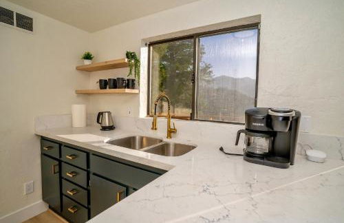 Secluded Mtn Top Family Haven w/Views Spa & Arcade - Photo 39