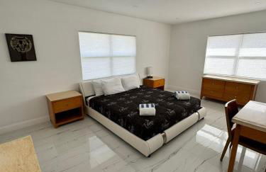 Luxury Pool Retreat Sleep 17 Near Beach - Foto 14