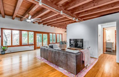 Stone Cabin on Valley View - Firepit & Hot Tub - Foto 15