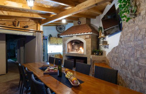 Beautiful Holiday Home "Villa Luka" - Foto 48