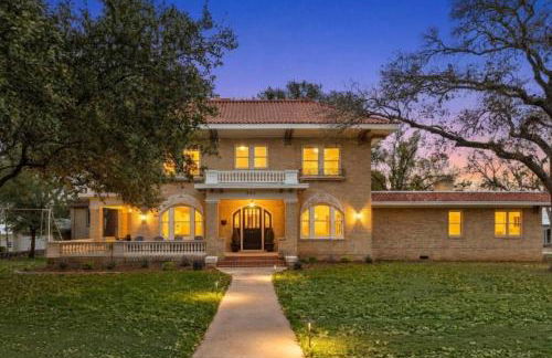 Moore Manor - Foto 2