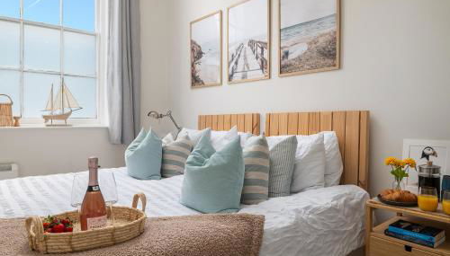 Charming 2 Bedroom Apartment in a Converted Chapel - Free Parking, Smart TV, Fast WiFi and Self-Check-In by Yoko Property - Foto 1