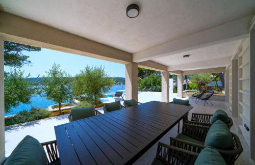 Seafront Villa Serenita - Photo 23
