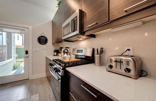 5 mins to Downtown - Houston Rodeo - Sleeps 7 - Photo 12