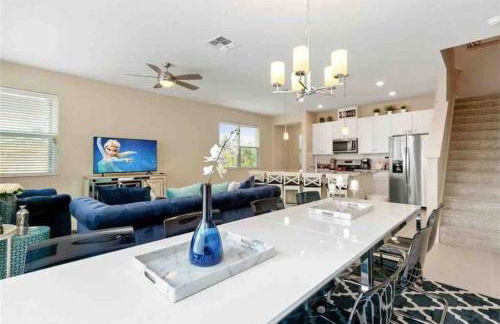 SUPER CHIC - 4 Bedroom TOWNHOME IN DISNEY AREA - Foto 9