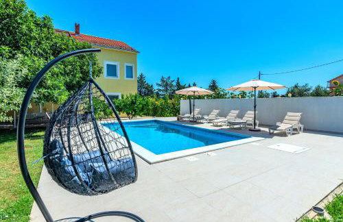 Villa Kutija with heated pool - Foto 13