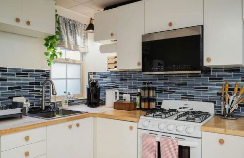 Beach Block 2-Bed with Coastal Palm Trees and Yard - Photo 31