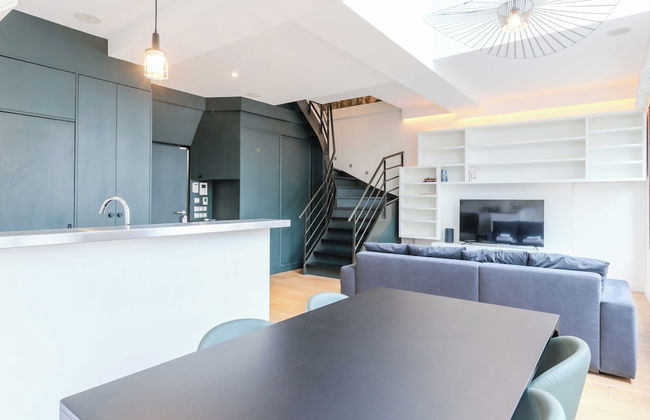Newly Renovated Loft Bastille - Photo 19