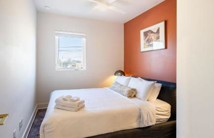 36 Guests on Music Row Bachelorette Suites Glam Room 5 Minutes to Downtown - Foto 66