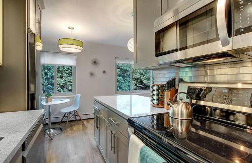 Modern Coastal Downtown, King bed, Work Desk, Kitchen - Foto 6