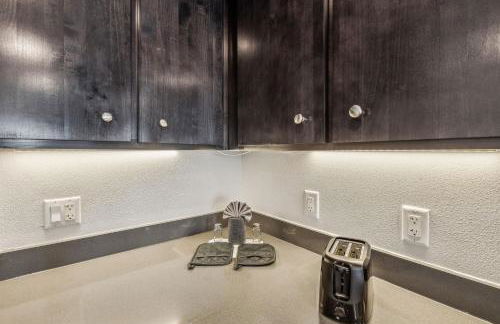 Luxury Pool Home, Mins To Hospitals, Gym - Foto 25