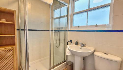 Newly Renovated Brightlingsea 3BDR Coastal Retreat - Foto 5