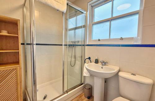 Newly Renovated Brightlingsea 3BDR Coastal Retreat - Foto 5