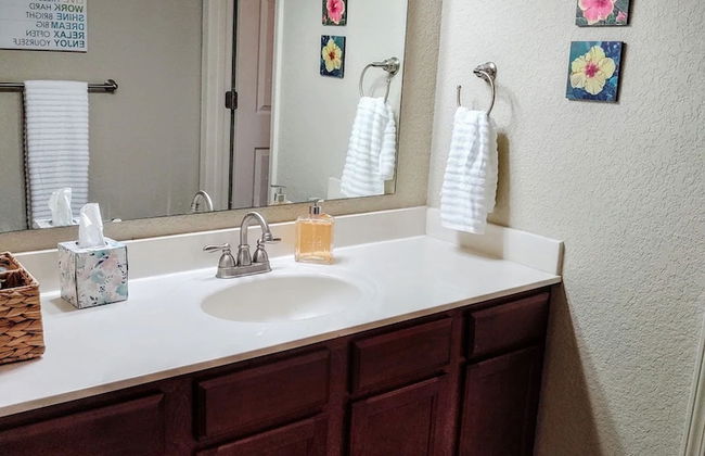 Spacious Lakeside Country Getaway - Foto 8