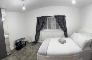 Home away Tamworth Staffordshire 4 Bedroom 3 Bathroom - Semi Detached House - Foto 30