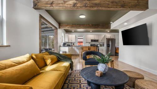 Lakefront Retreat, Mins to Dtown, Firepit, Hot Tub, Pet friendly! - Foto 5