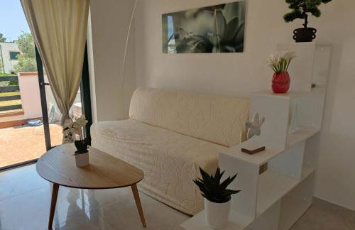 Apartment - Sleeps 4 - Pool - Parking - Foto 10