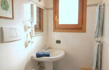 Cavour Apartment With Terrace - Photo 8
