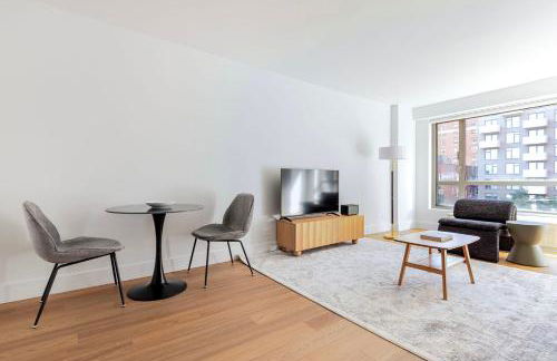 Blueground Yorkville pool nr Carl Schurz Park NYC-2094 - Foto 3