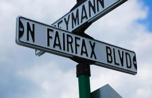 1939 Four Bed Rustic Escape by Casino - Foto 37