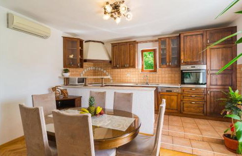 Three-Bedroom Apartment In Srinjine - Photo 6