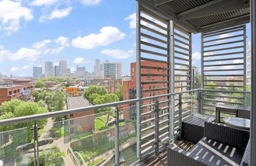 Canary Wharf Escape - Stylish 2BR - Canal Views & City Lights - Foto 7