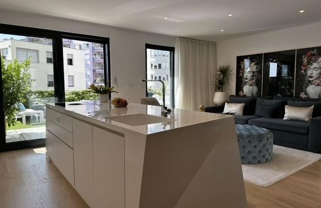 Lux - With Private Pool - A1 - Photo 9