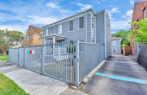 Prolific Blue Oasis near Med Ctr Dwntwn Galleria - Photo 42