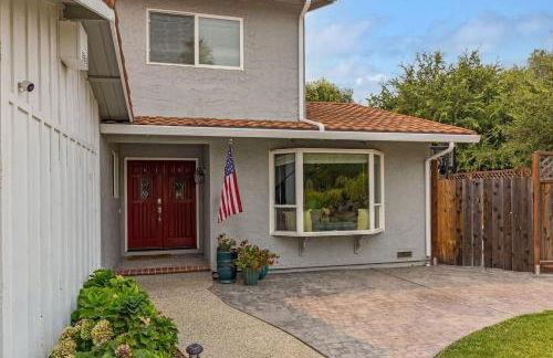 Spacious 5BR San Jose Home w Parking & Backyard - Foto 3