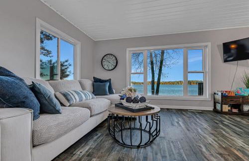 Renovated Lake Cabin with Fire Pit and Kayaks - Photo 11